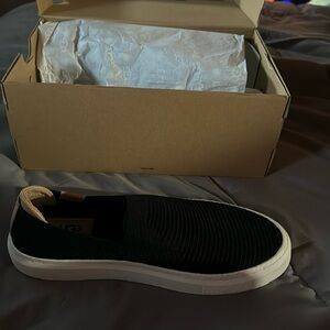 Black uggs W alameda sammy